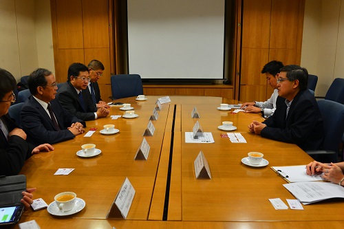 代表團一行訪問新加坡教育部.JPG