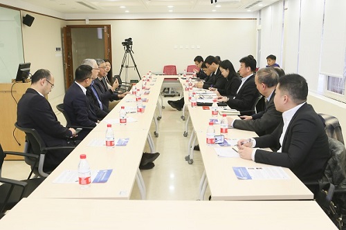 參觀前沿計算研究中心.jpg