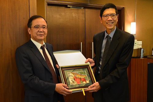 林建華校長會見新加坡國立大學陳祝全校長.JPG