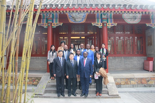 代表團合影.jpg 代表團合影.jpg