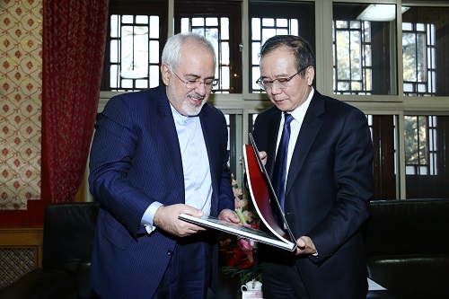 林校長和伊朗外長.jpg