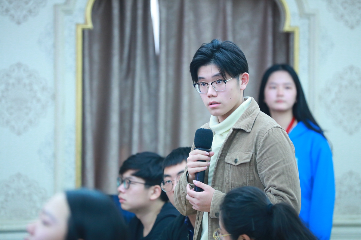 6e27f295f7404b35acca93d4848268e3.jpg 學生提問_副本.jpg