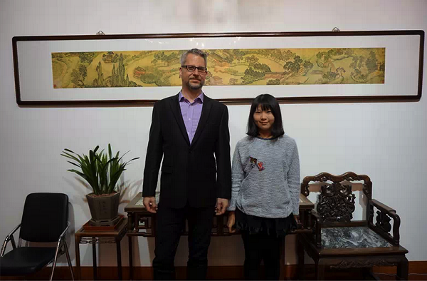 賀邁與記者葉陳寧.png 賀邁與記者葉陳寧.png